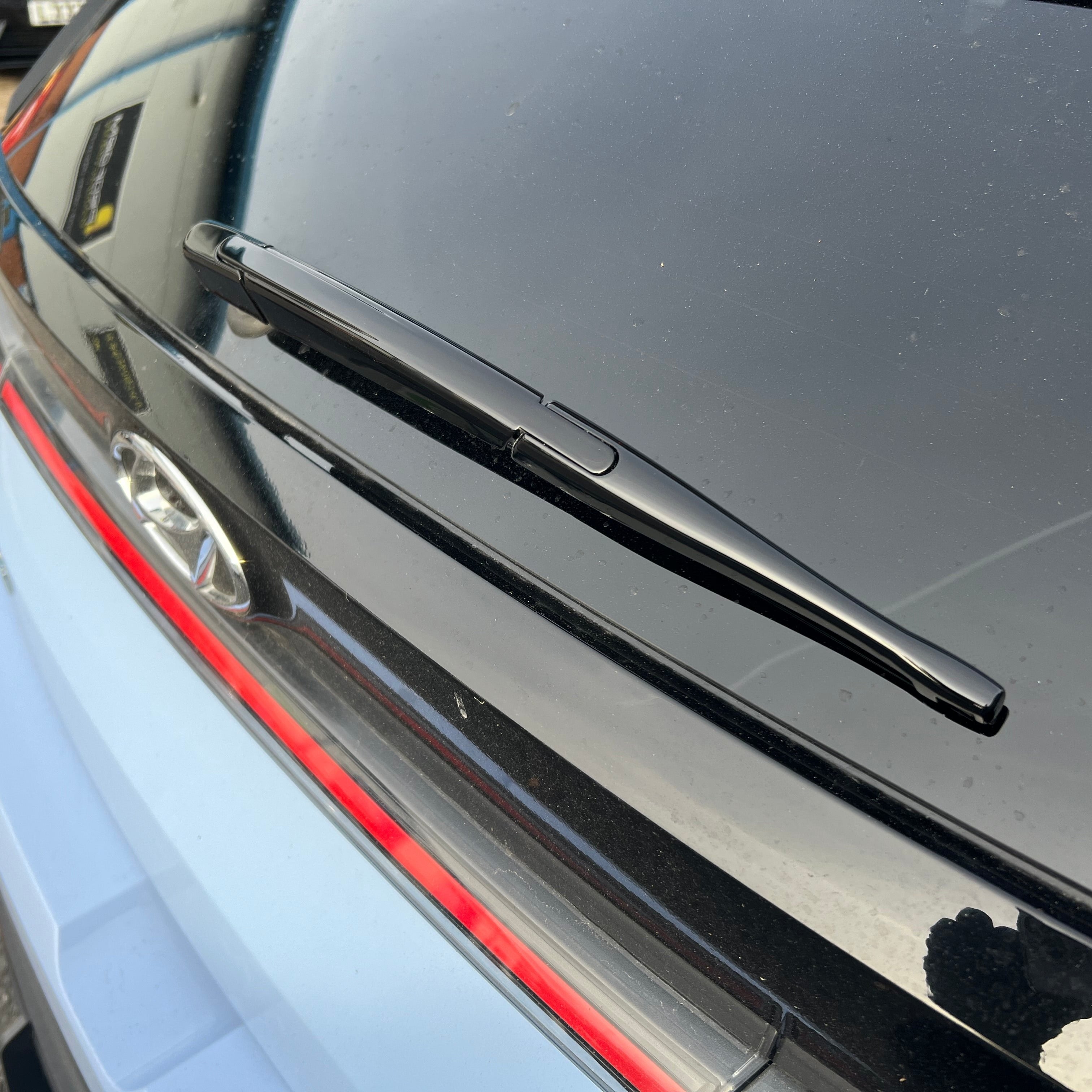 Gloss Black Rear Wiper Arm - Fits Hyundai i20 / i20N