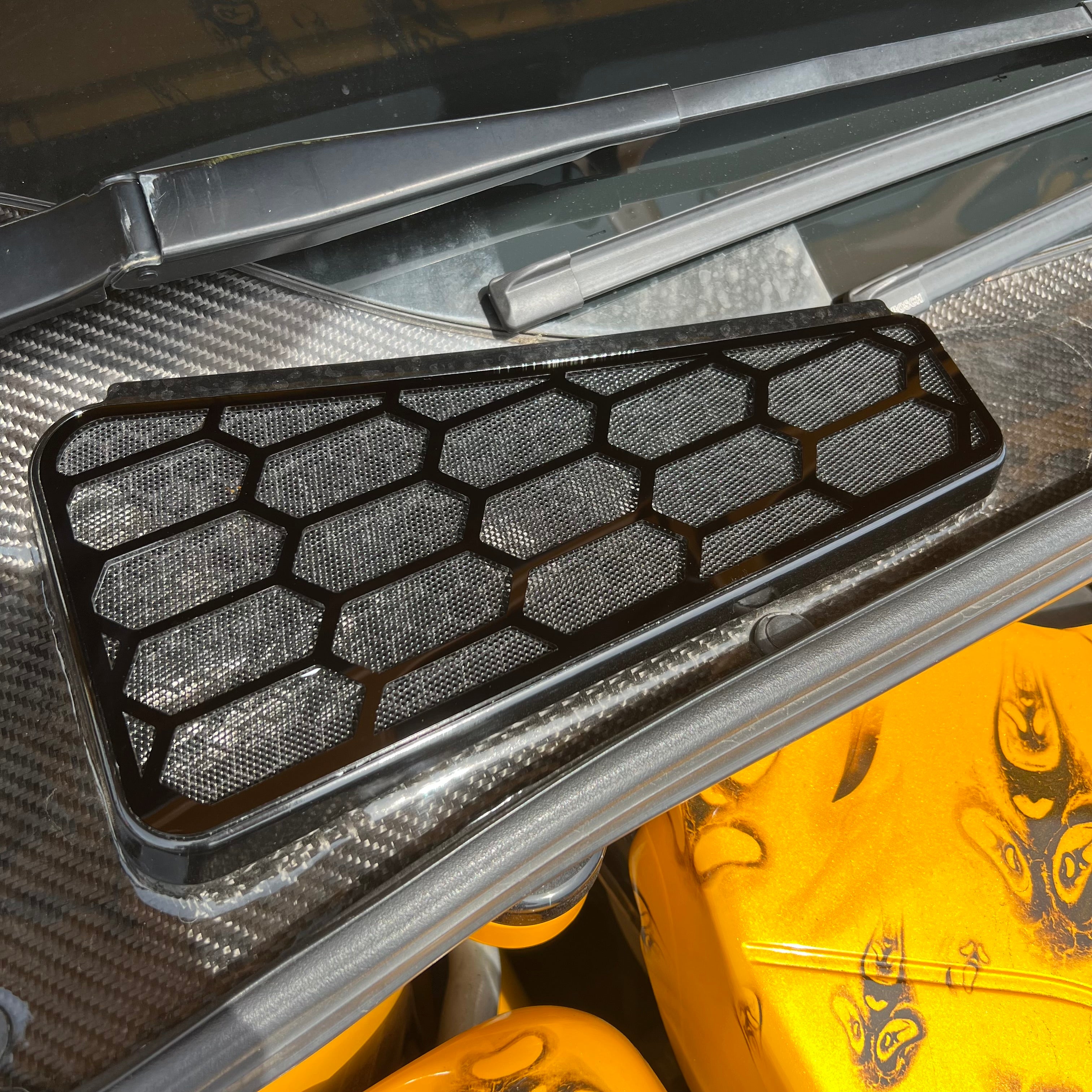 Proform Mk3/3.5 Focus Scuttle Vent Covers - Hexagon Design - Right Hand Side - Gloss Black