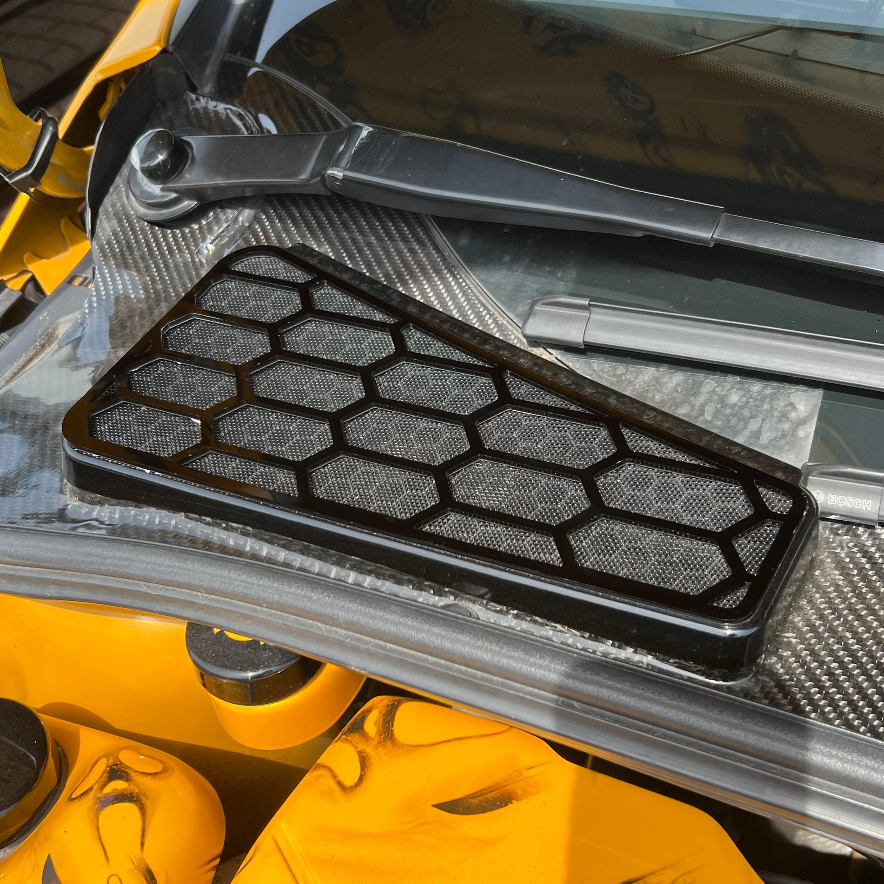 Proform Mk3/3.5 Focus Scuttle Vent Covers - Hexagon Design -Right Hand Side - Gloss Black