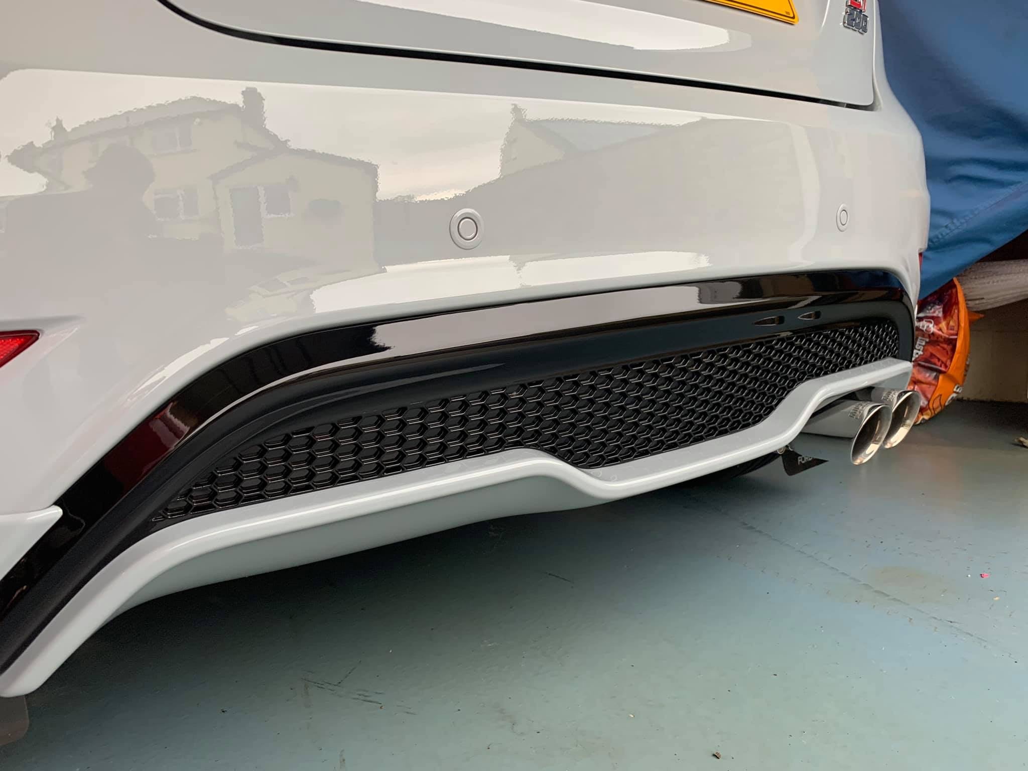 Genuine Ford Mk7.5 Ford Fiesta ST180/ST200 Rear Upper Diffuser - Gloss Black Painted