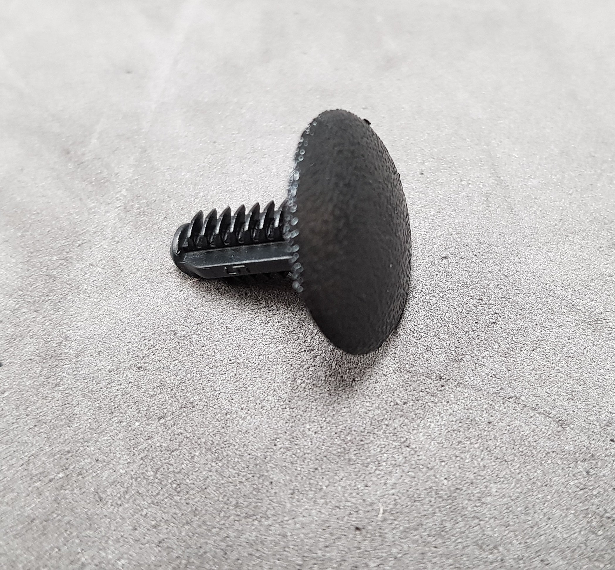 Slam Panel Push Screws (x4) - Mk3.5 Focus