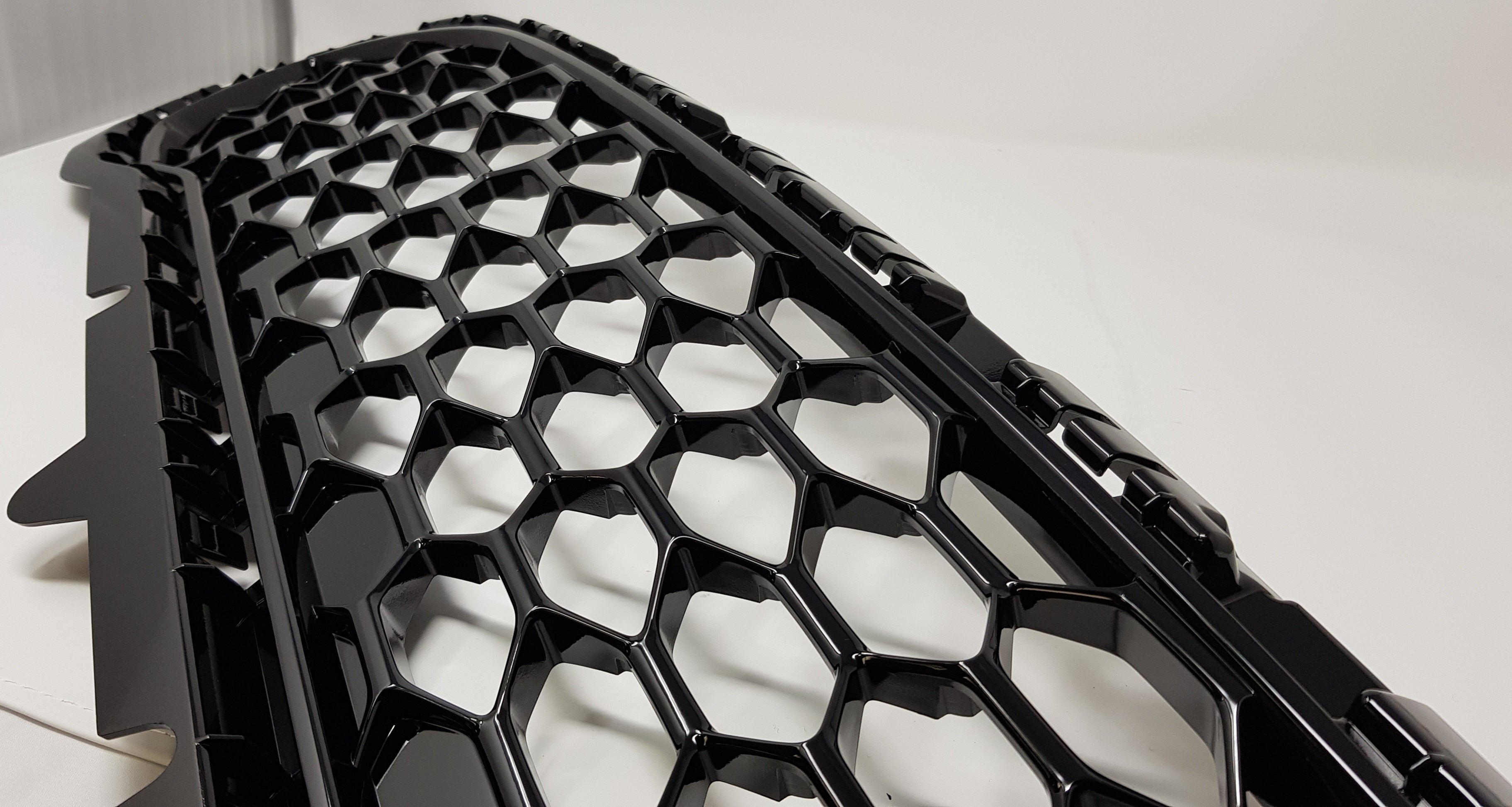 Front Radiator Grille - Genuine Ford Mk8 Fiesta ST (Painted)