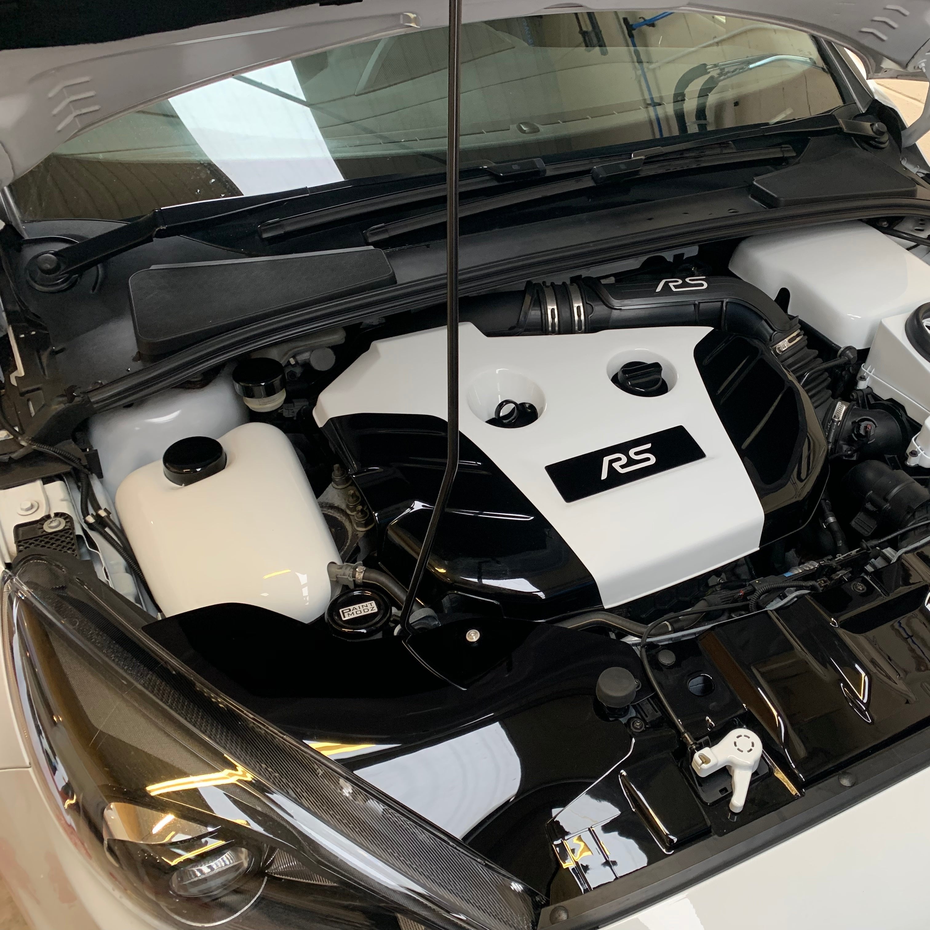 Proform Facelift Slam Panel Ends - MK3.5 Focus - Gloss Black Plastic