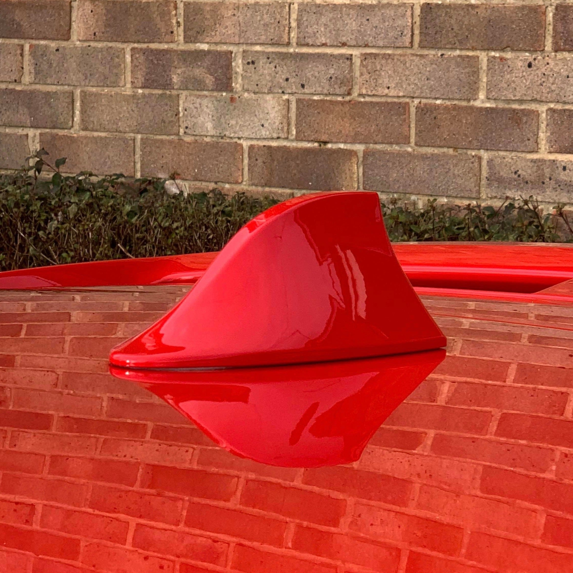 Shark Fin Aerial Mk3/3.5 Ford Focus / Mk8 Ford Fiesta - Painted Race Red