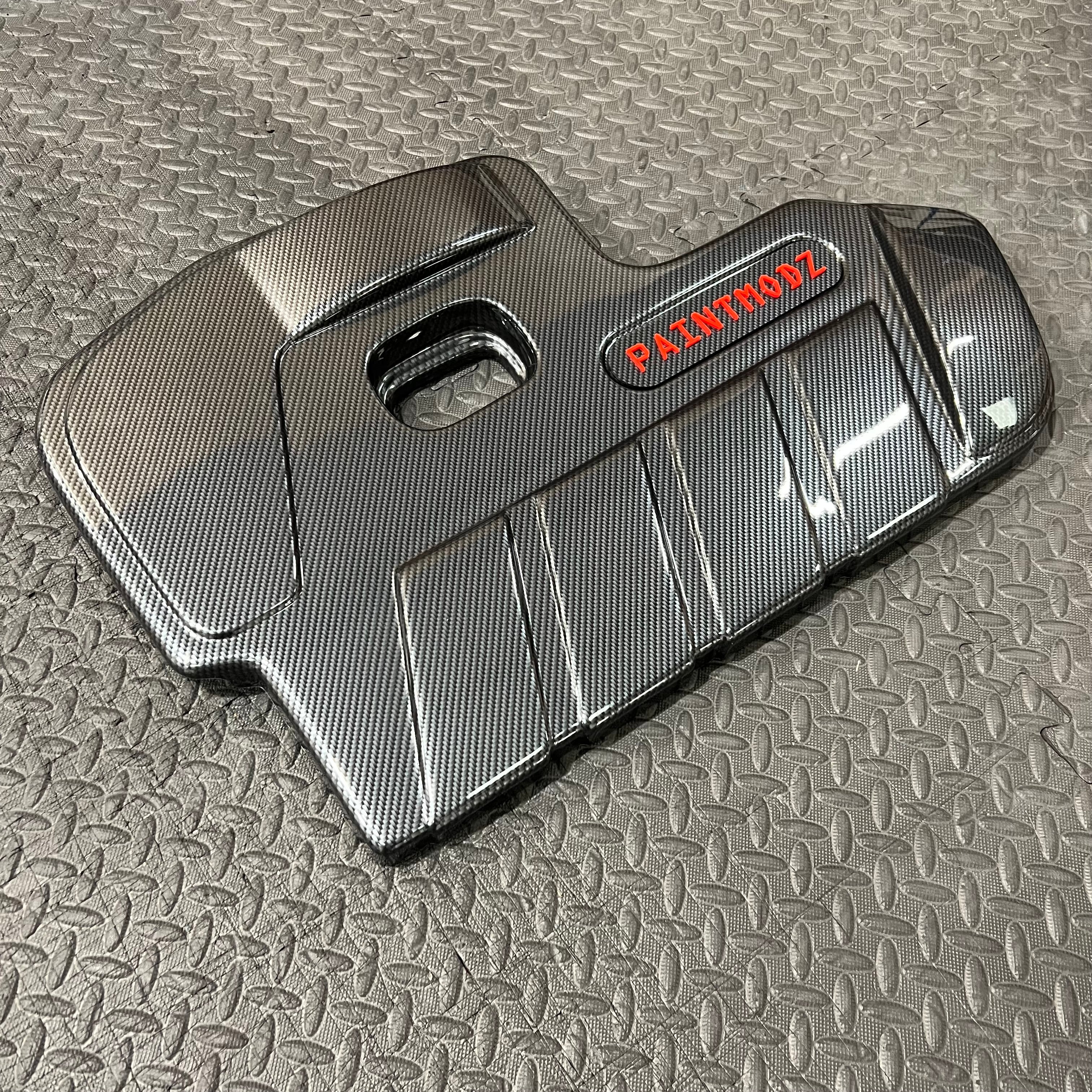 Proform Engine Cover - MK4/4.5 Focus ST Petrol - Deluxe Carbon Fibre Effect Plastic - Red//Deluxe Carbon Fibre Effect Badge