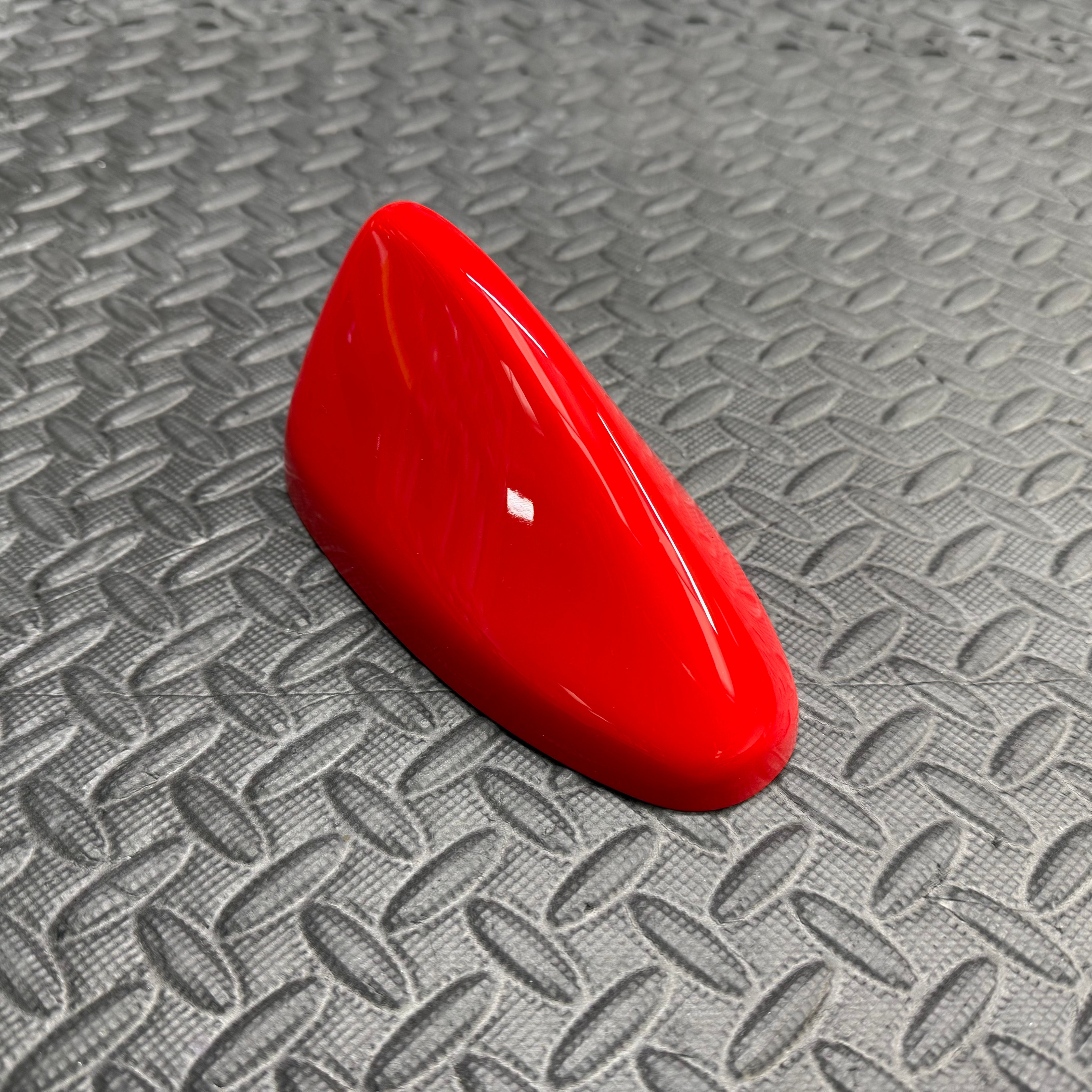 Red shark fin aerial