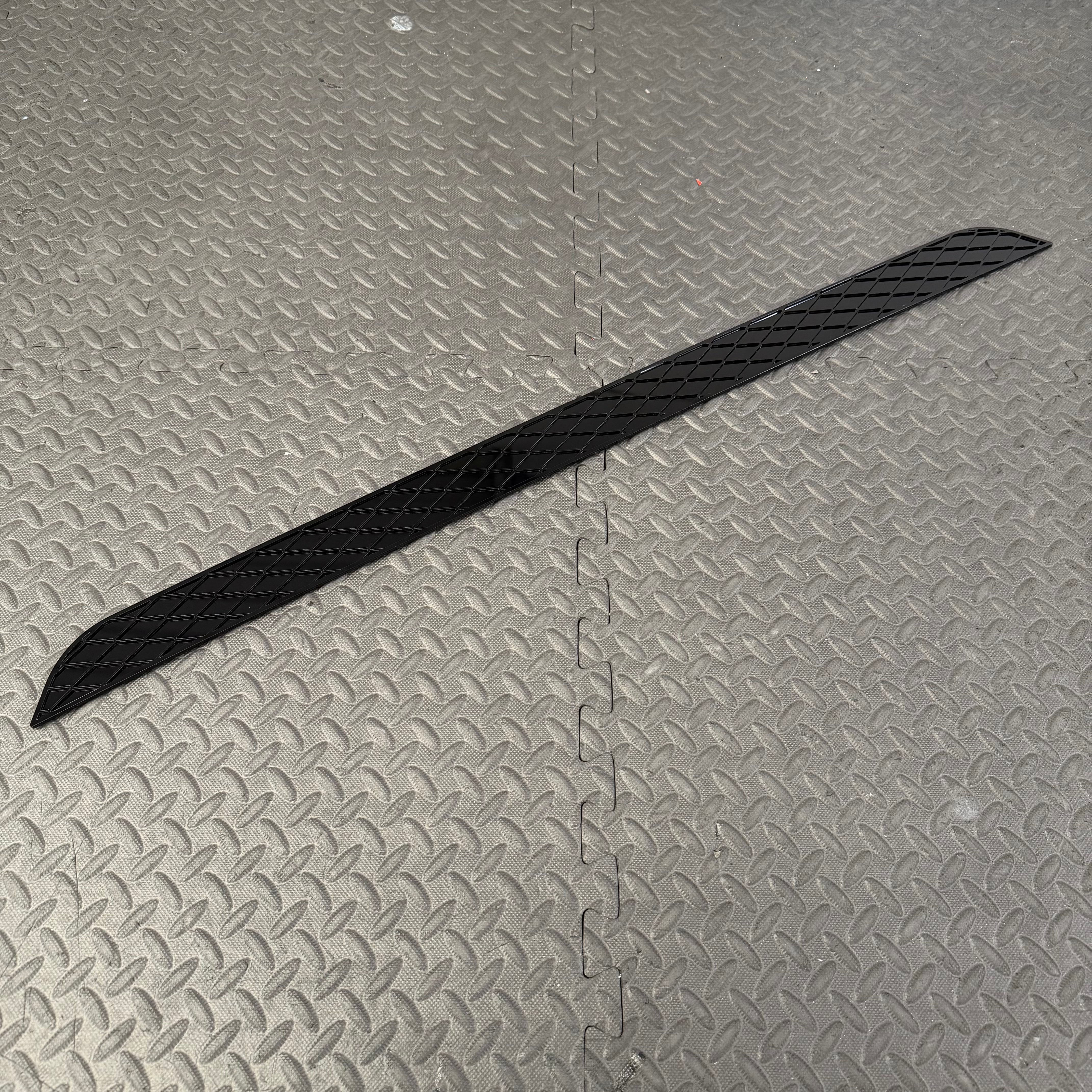 Mk6 Fiesta ST150 / Zetec S Gloss Black Rear Valance Insert