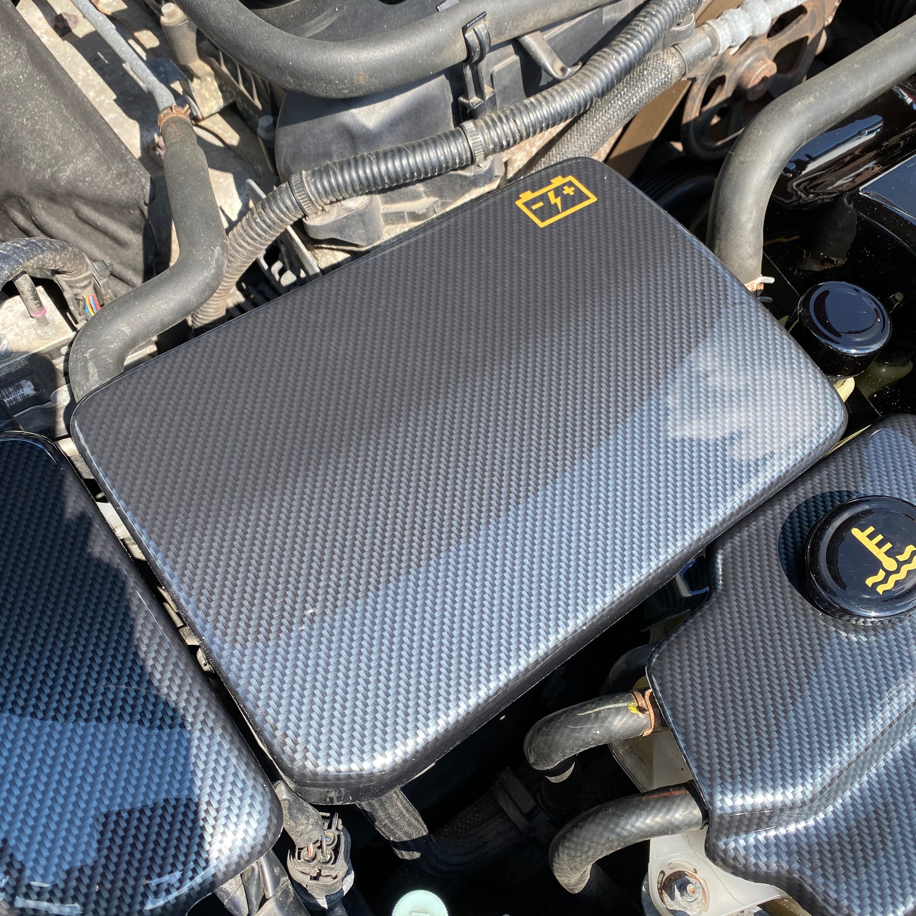 Proform Battery Cover - Mazda MX5/Miata Mk3/3.5/NC - Deluxe Carbon Fibre Effect Plastic