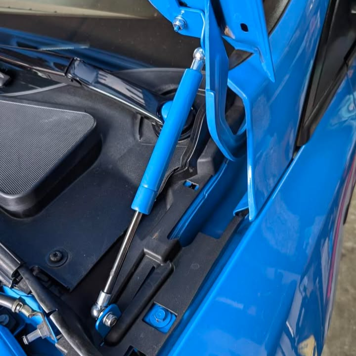 Mk3/3.5 Focus Gas Strut Bonnet Lifters - Painted Nitrous Blue
