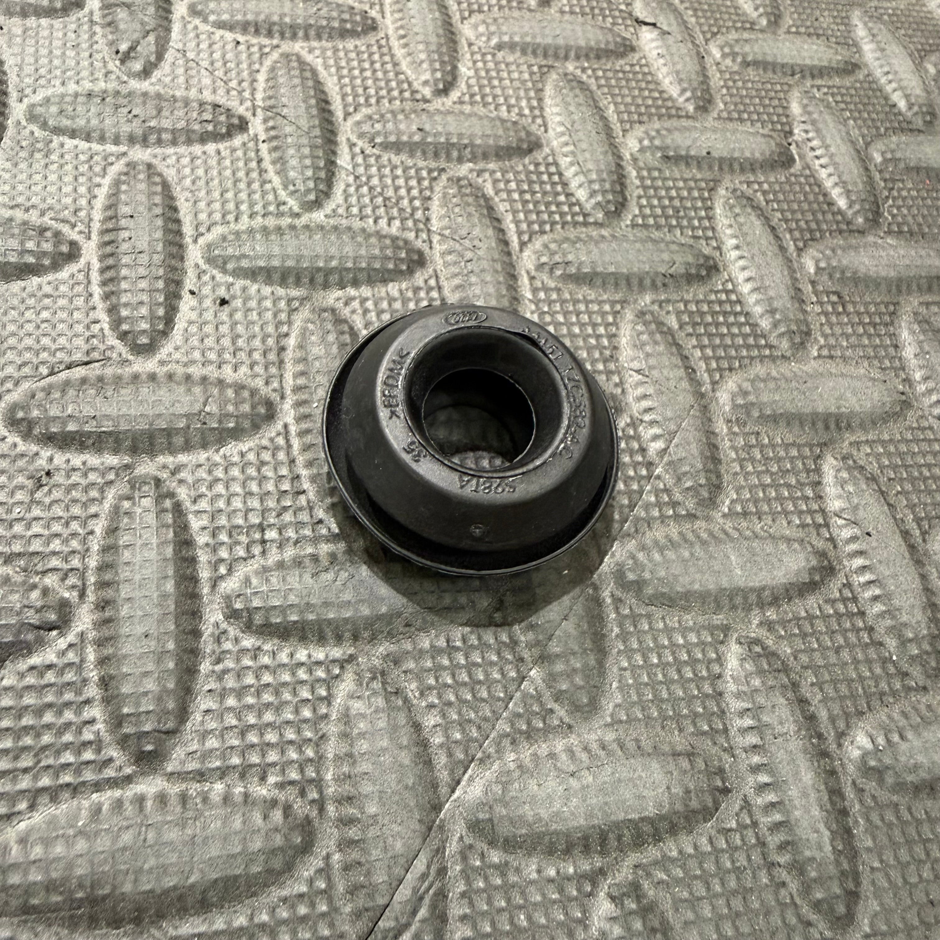 Mk7/7.5 Ford Fiesta Rear Wiper Seal Grommet