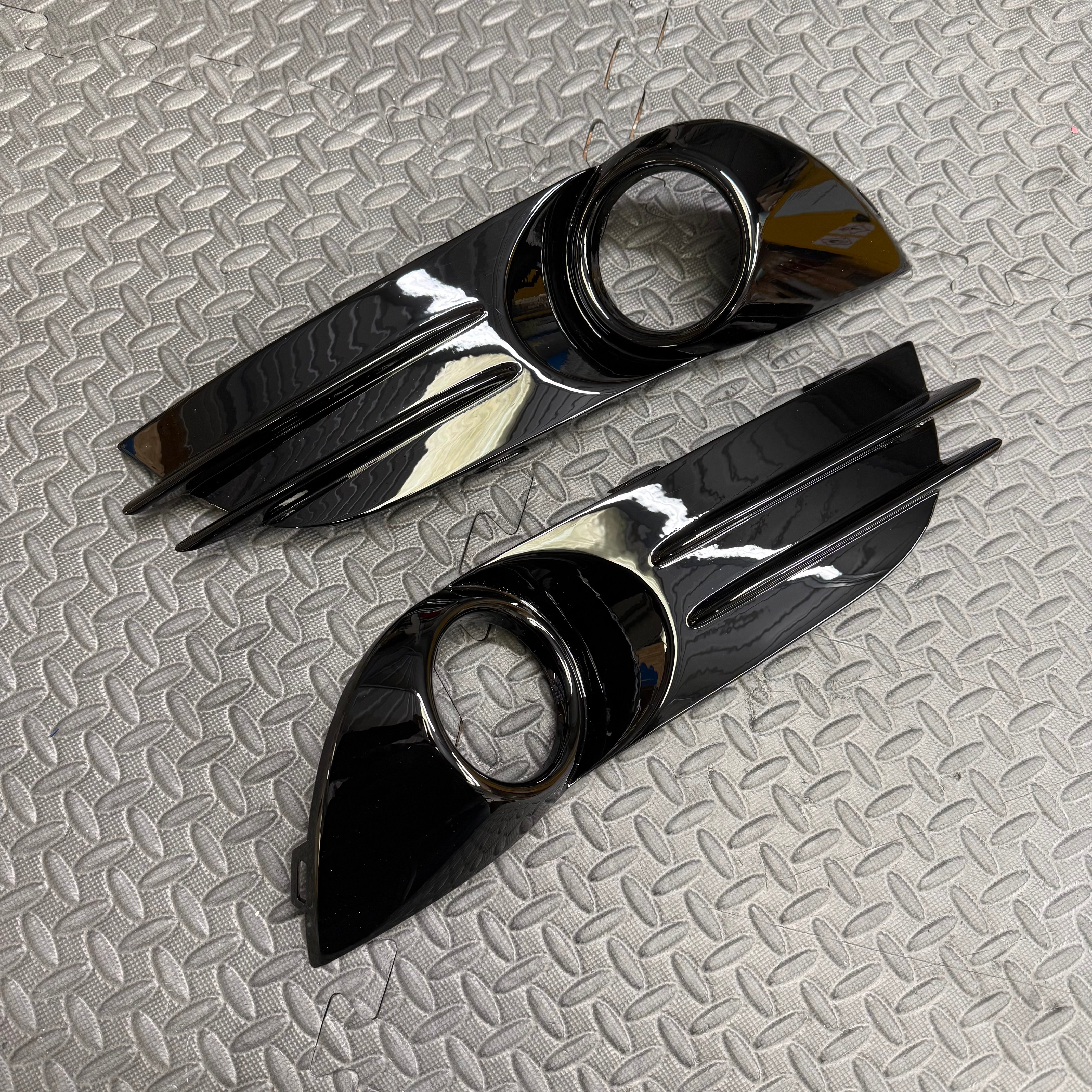 Genuine Ford Mk7.5 Fiesta ST180 Fog Light Surrounds - Painted Gloss Black 