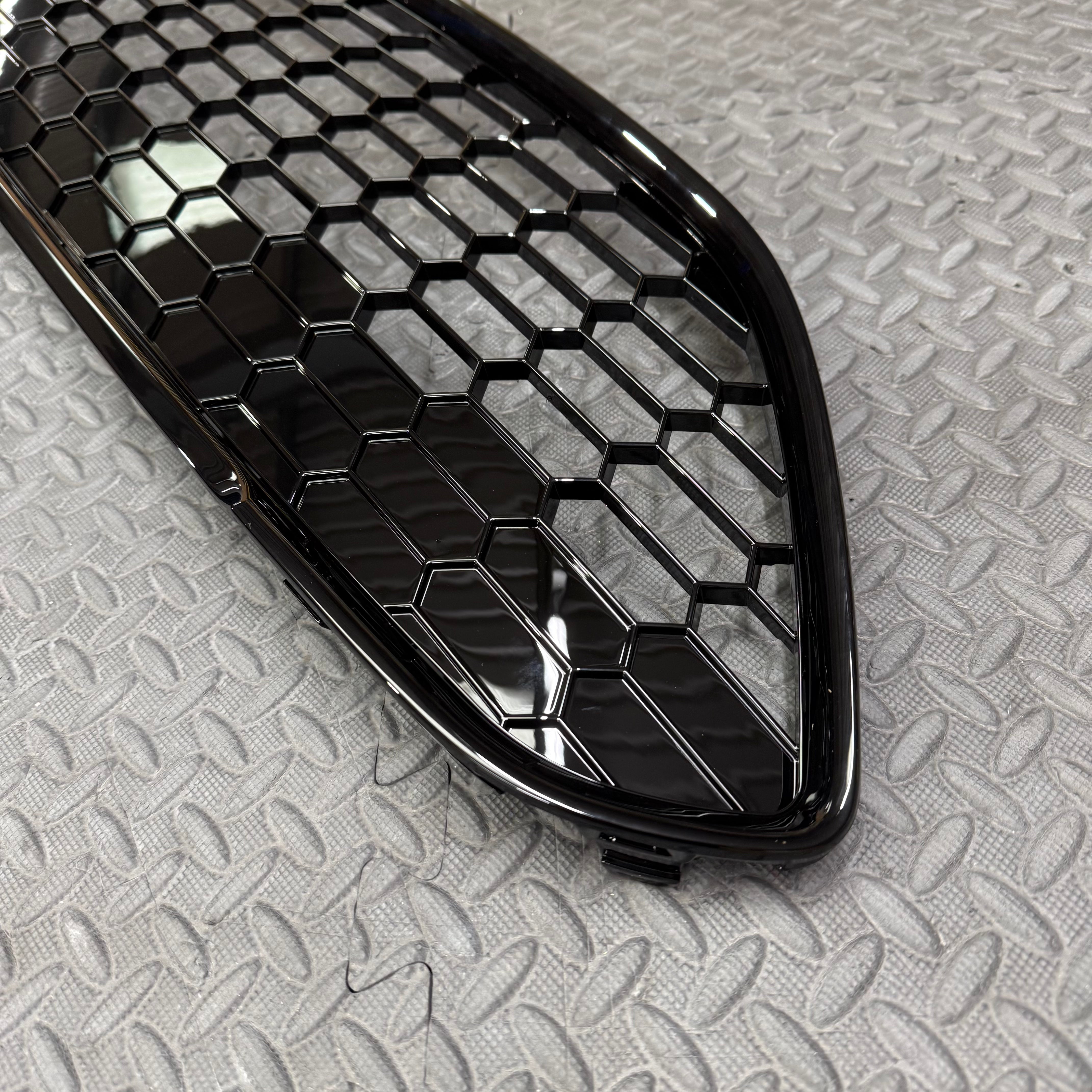 Gloss Black Front Radiator Grille - Mk7.5 Fiesta (excluding ST180)