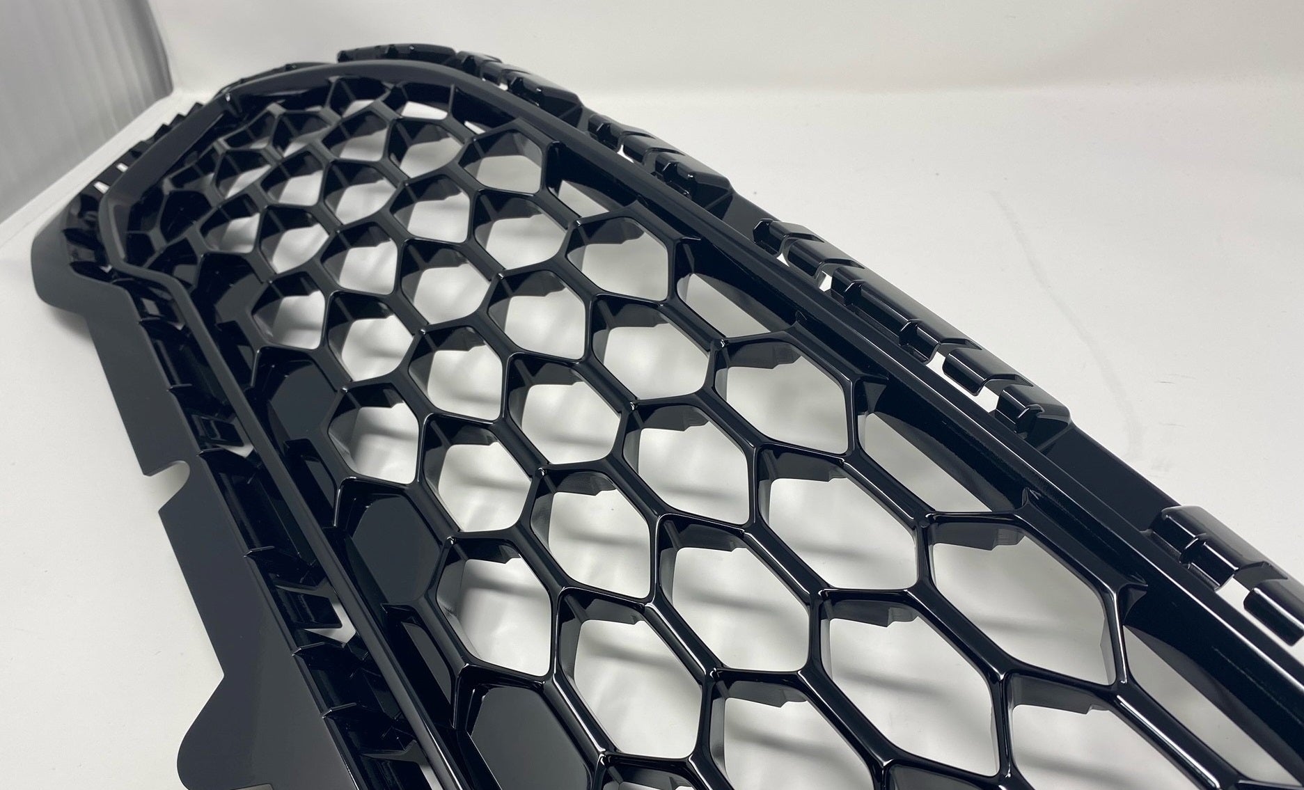 Front Radiator Grille - Genuine Ford Mk8 Fiesta ST (Painted)