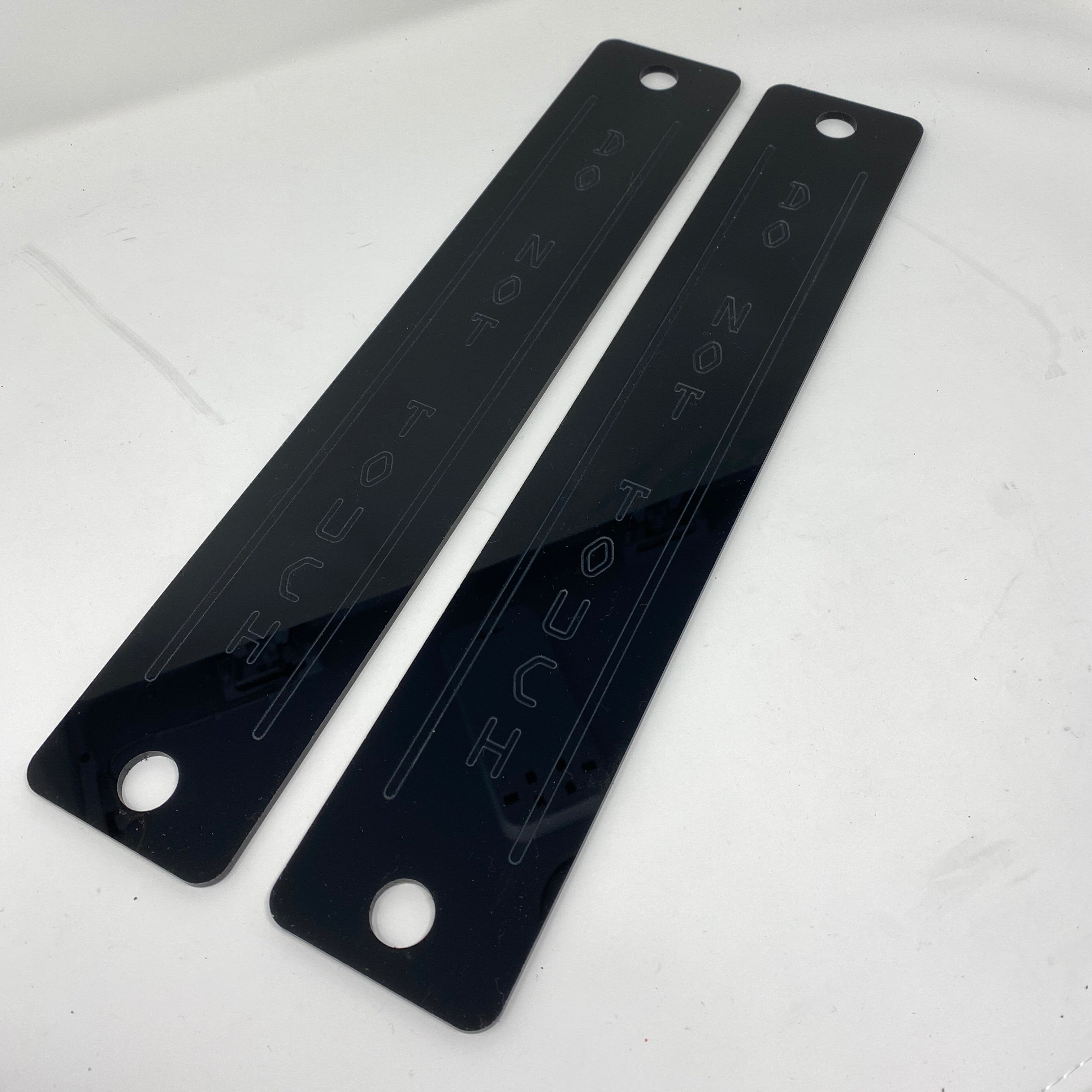 Universal Bonnet Prop Set (Pair) - BMW (2D Acrylic)
