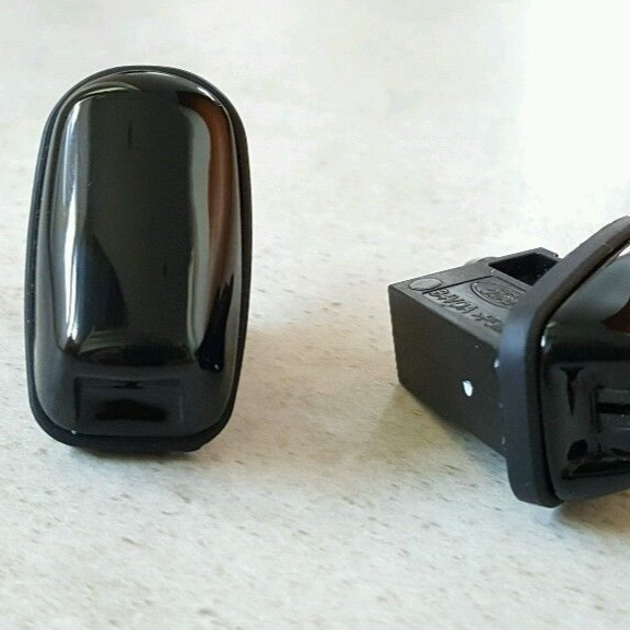 Genuine Ford Non-Heated 'Mist' Washer Jets - Painted Piano Gloss Black
